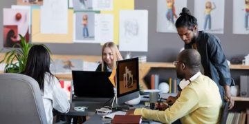 What Kind Of Courses Are Available For Graphic Designer?