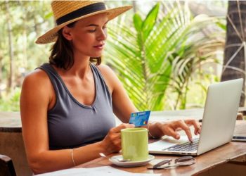 Navigating the World of Online Supplements: A Guide to Ashwagandha and Moringa