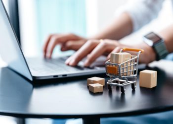 Cross-Border E-commerce: Challenges and Opportunities with Magento Enterprise Solutions