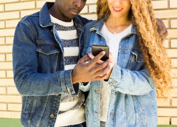 Embracing Modern Dating: Navigating Dating Apps for Swinging UK Couples”