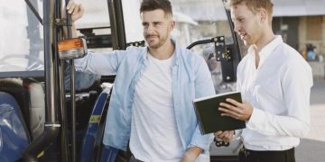 Why Fleet Washing Is Essential for Meeting Customer Service Expectations